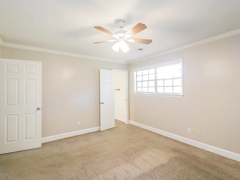 9346 Woodknoll Way — Photo 9