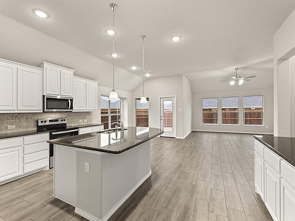 3rd image of 725 Long Iron Dr