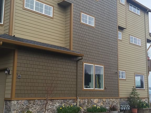 3rd image of 475 SE 35th St Unit B9