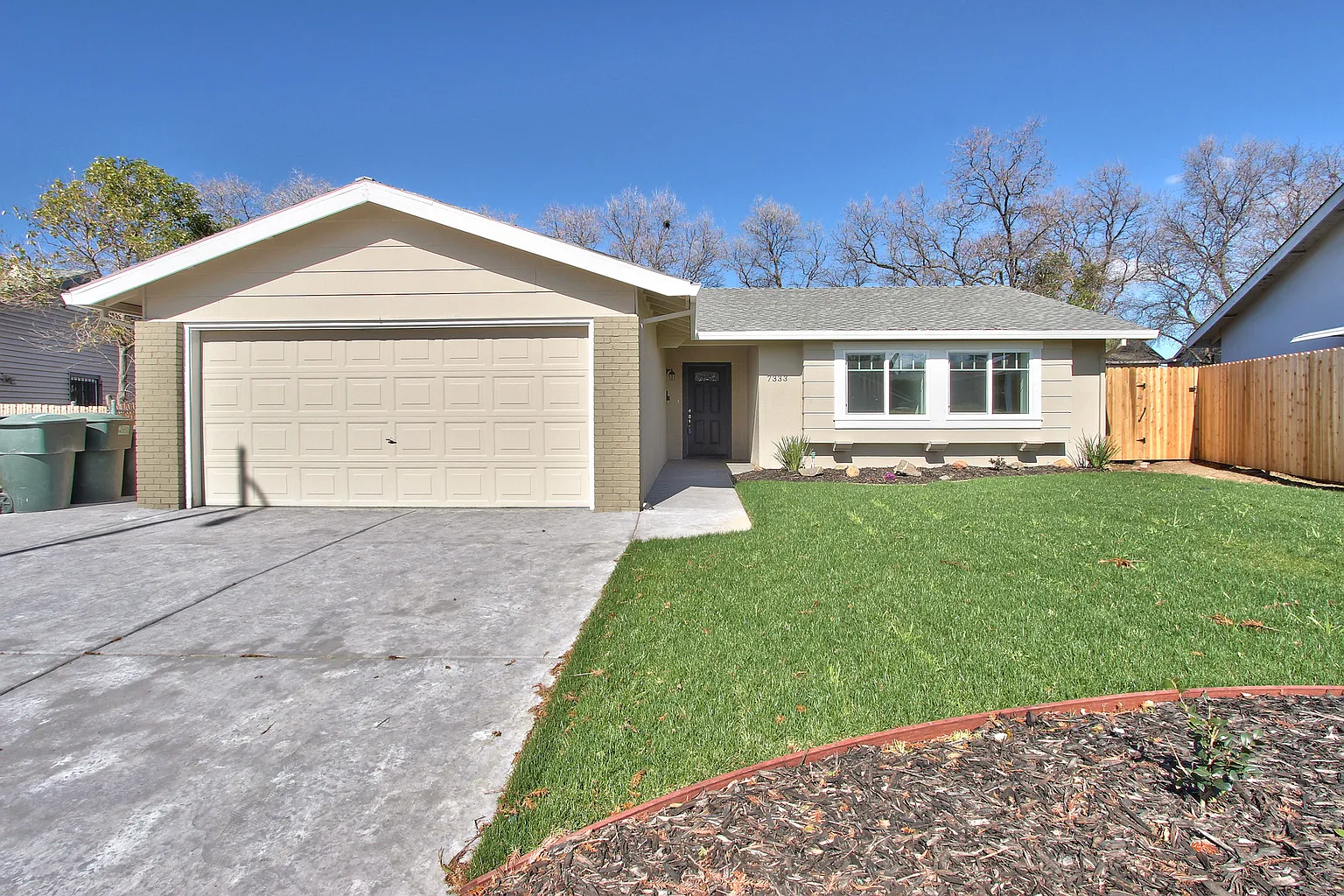 7333 Danfield Cir photo 1