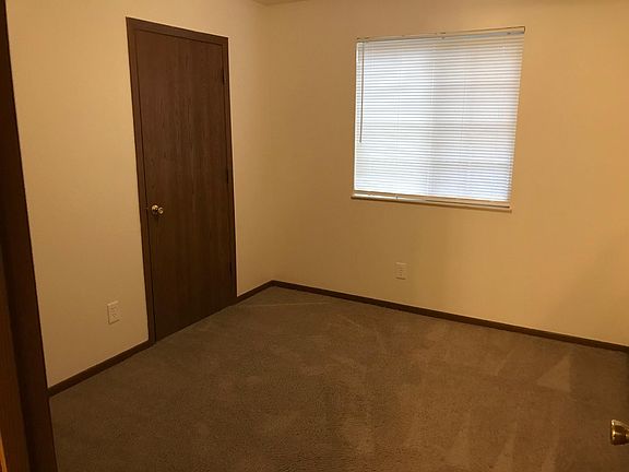 2nd image of 2902 Wardall Ave APT 3