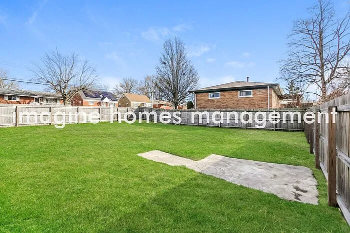2701 Sandhurst Dr — Photo 14