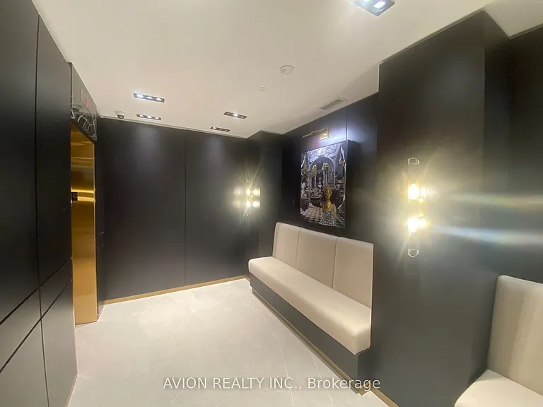 771 Yonge St #1205 — Photo 12