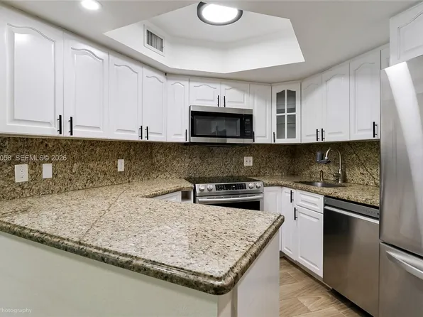 8205 Lake Dr #103, Doral, FL 33166