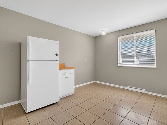 4th image of 2612-2614 W Wardcliffe Dr