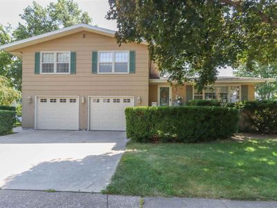 215 W Harrison St, Washington, IA, 52353