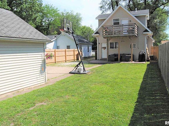3rd image of 106 Brakeshoe Ct
