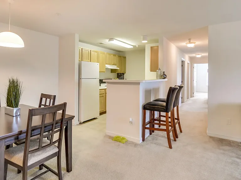 Creekpointe Apartments — Photo 2