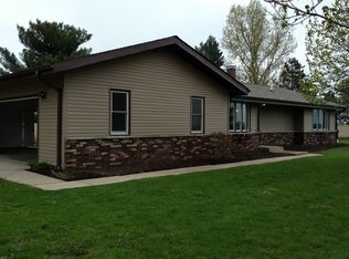 8687 N Meridian Rd, Rockton, IL 61072