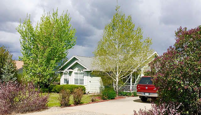 1st image of 421 Knolls Cir