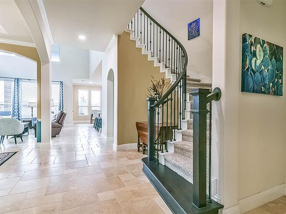 3rd image of 1636 Longwood Glen Ln