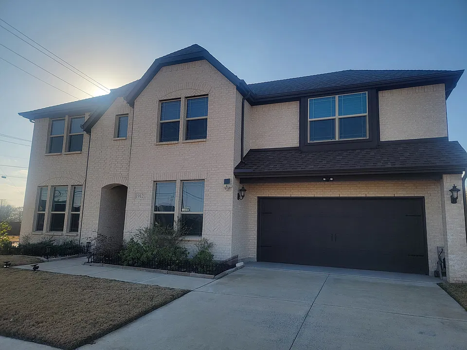 1912 Emerald Vista Blvd