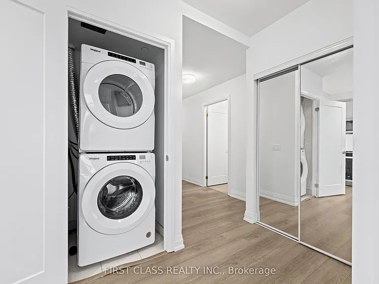 286 Main St #Penthouse 1 — Photo 34