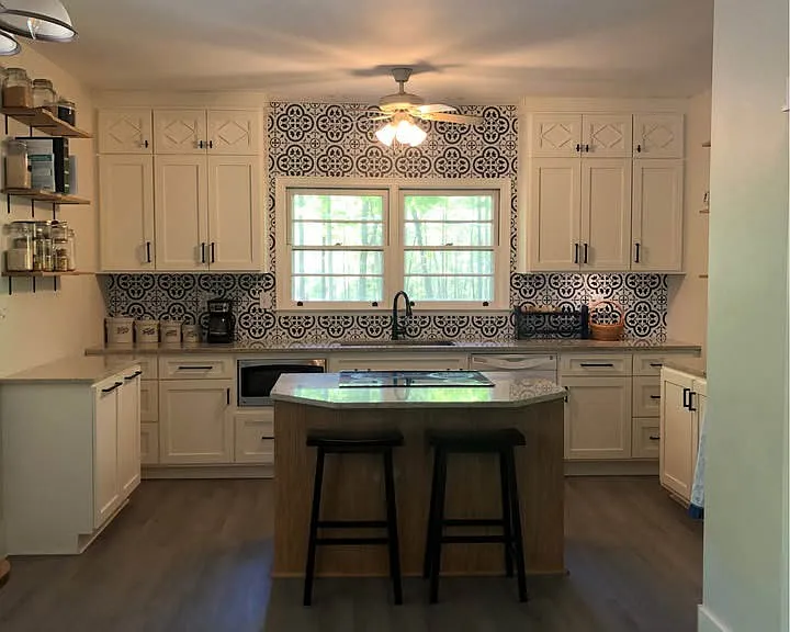 160 Windfall Dr — Photo 2