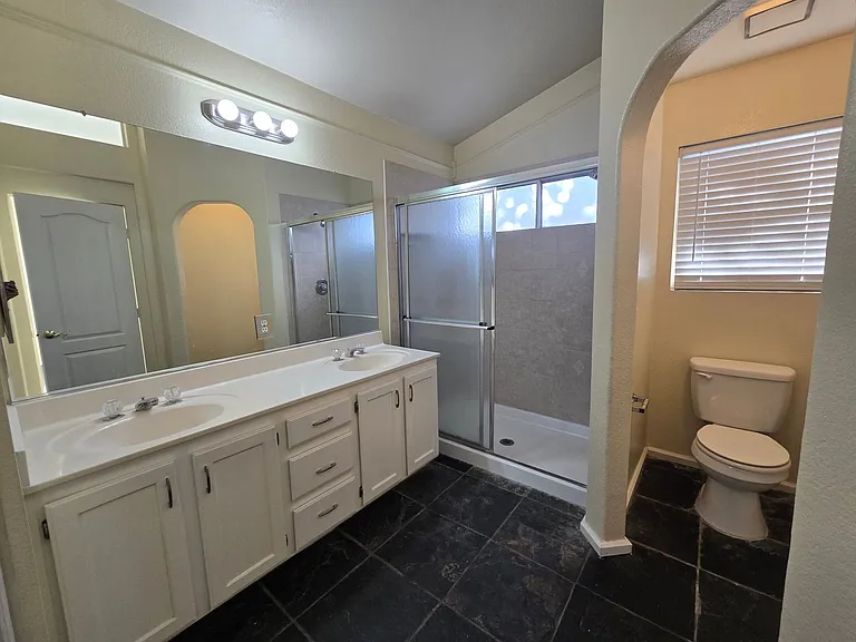 2417 Bloomington Dr — Photo 16