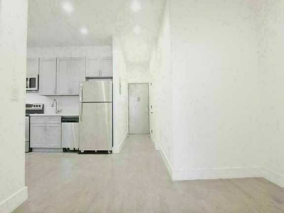 2nd image of 53-23 Roosevelt Ave #4