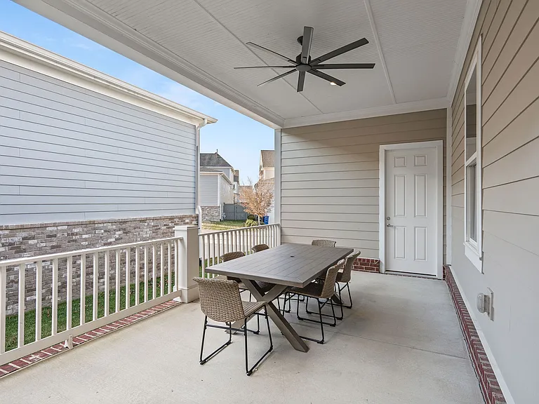 1036 Clifton St — Photo 29