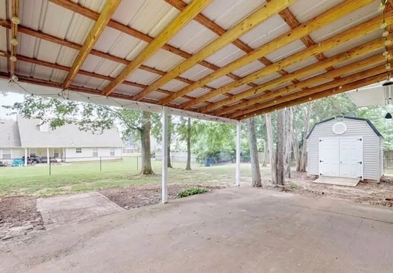 904 Bexley Dr — Photo 17