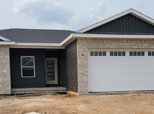 1311 Hillcrest Dr, Chillicothe, IL