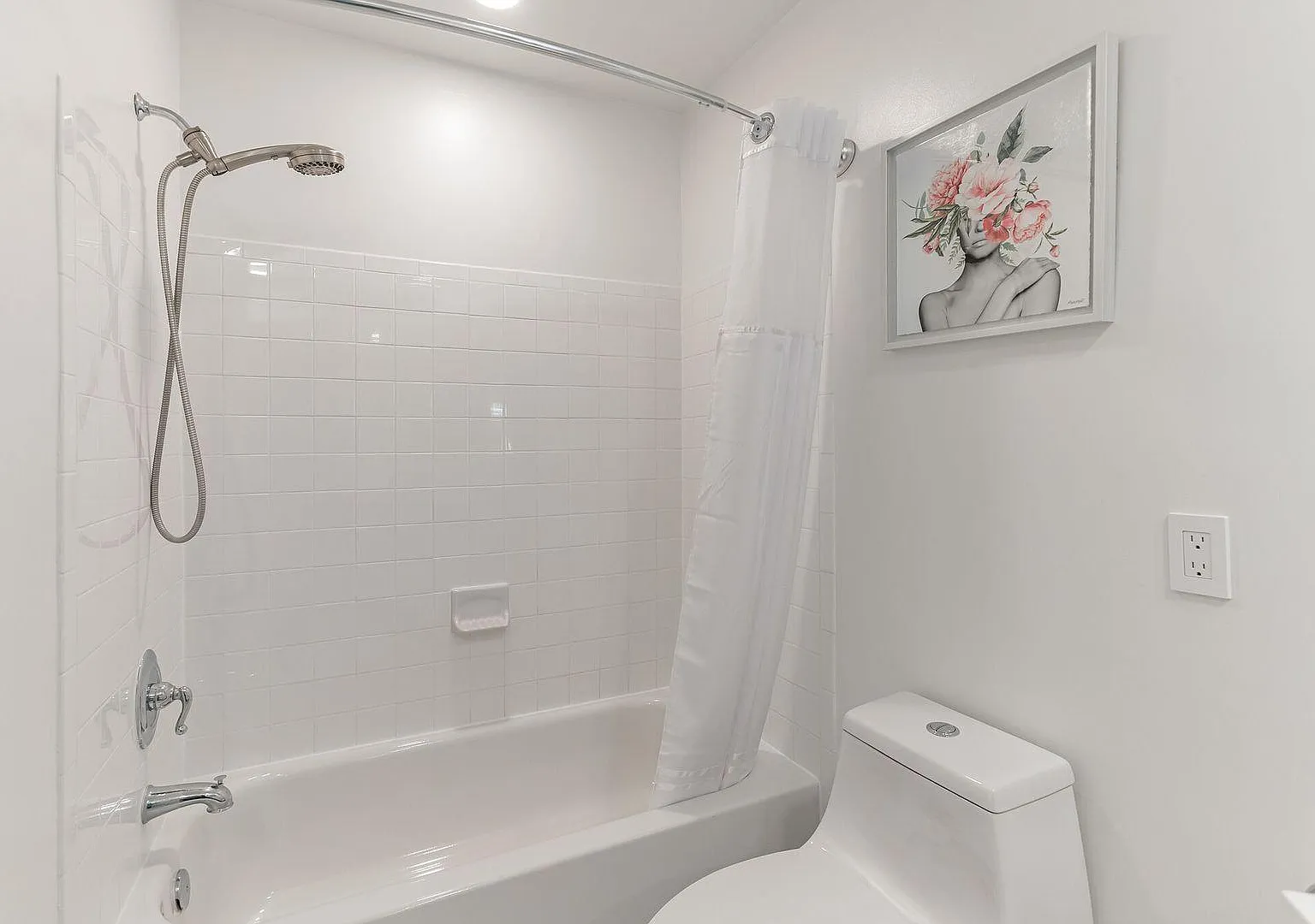 2 bed, 983 sqft, $2,300 — Photo 3