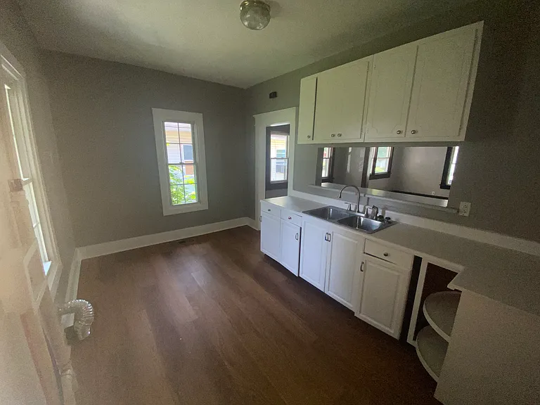 2204 George St — Photo 13