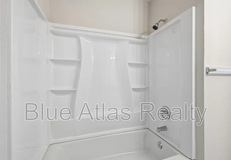 3828 Coates Cir — Photo 8