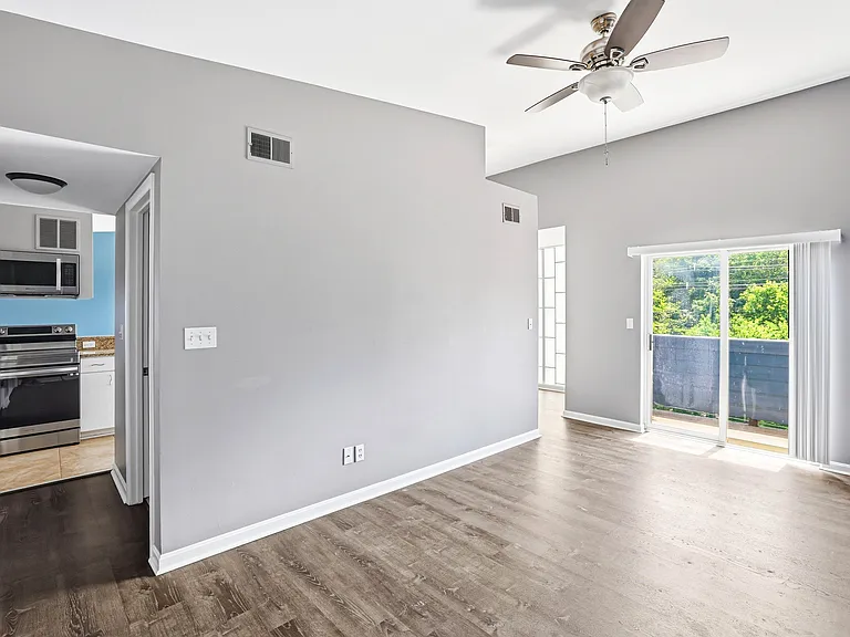 2745 Grinstead Dr #208 — Photo 25