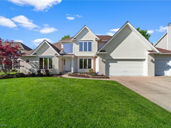 16228 Academy Dr, Strongsville, OH 44136