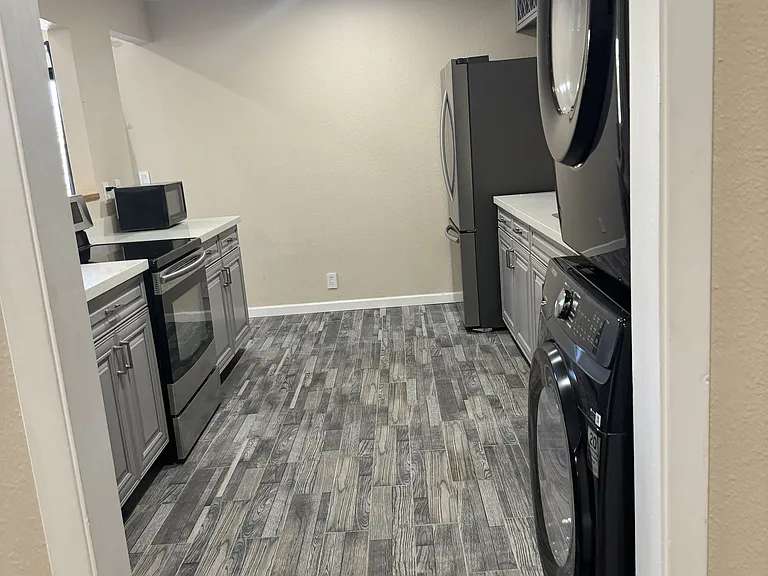 388 Santa Clara Ave — Photo 2