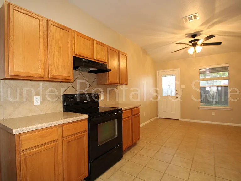 505 E Vega Ln — Photo 11