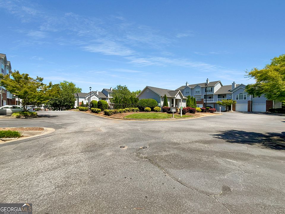1st image of 211 Vinings Forest Cir SE