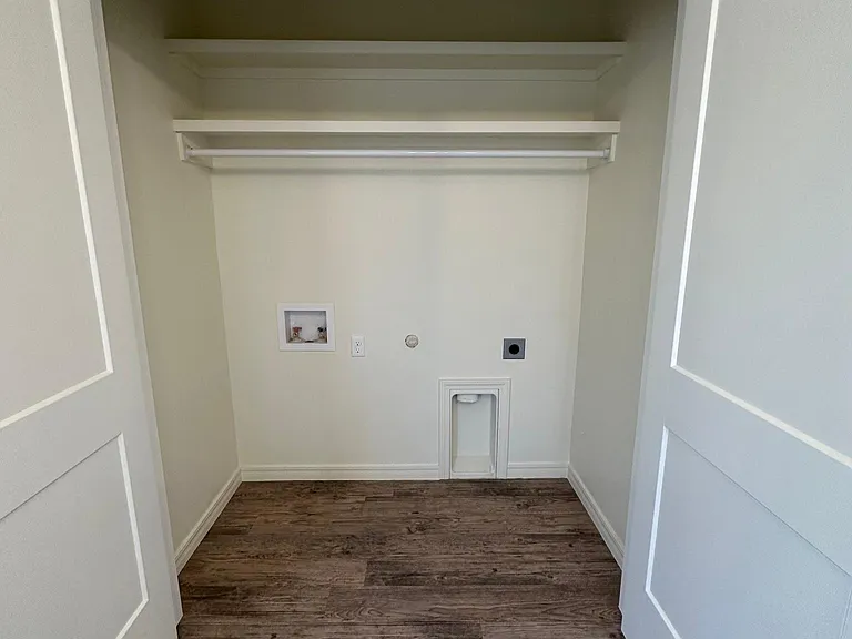9177 Redbud Rd #100-400 — Photo 2