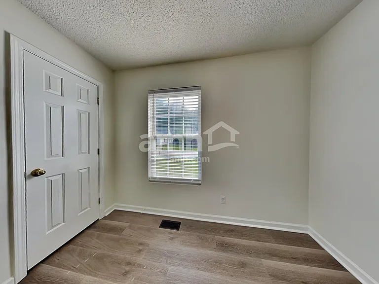 604 Lake Lennox Dr — Photo 18