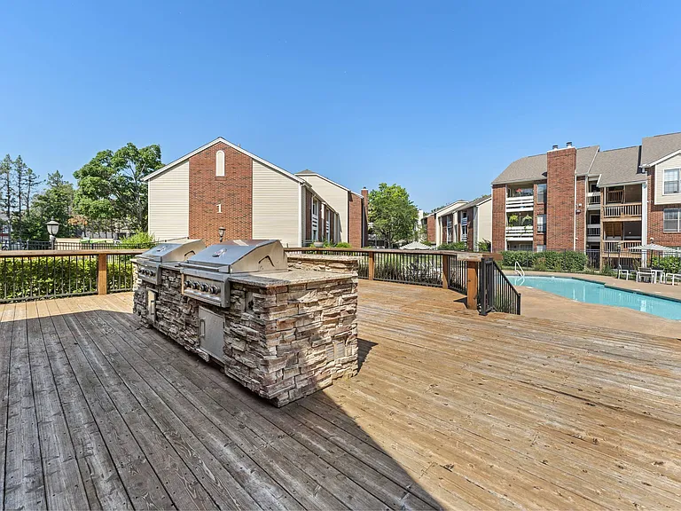 Silverwood Apartments — Photo 33