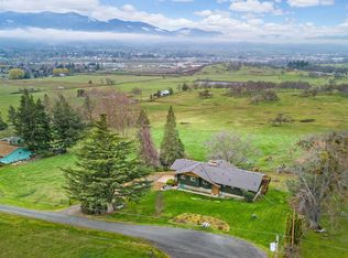 2900 Marigold Ln, Medford, OR 97504