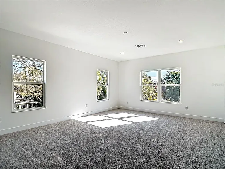 410 S West Shore Blvd — Photo 44