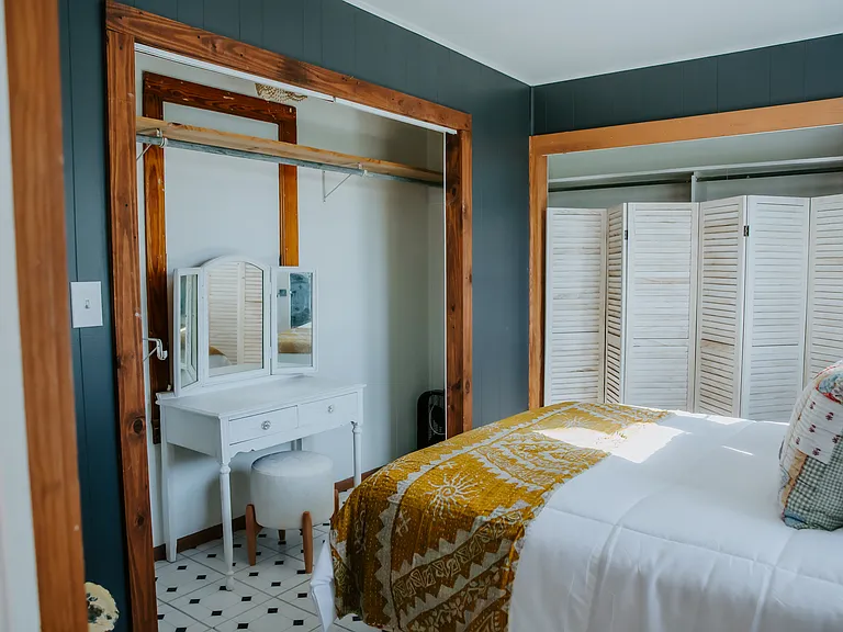 604 W Pecan St — Photo 56