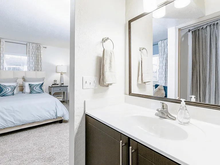 Madison Southpark Apartment Homes — Photo 30
