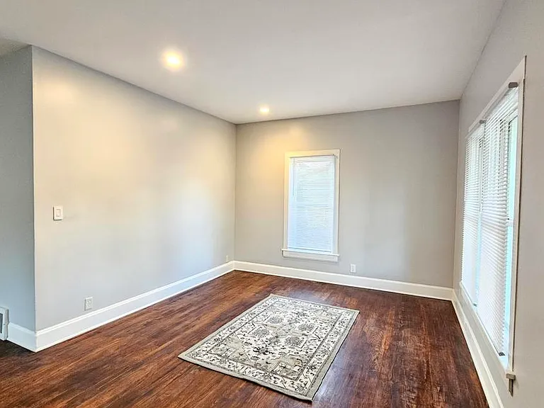 309 Derby St — Photo 2