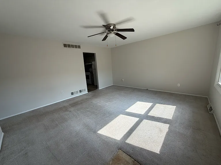 514 E Clark St #B — Photo 6
