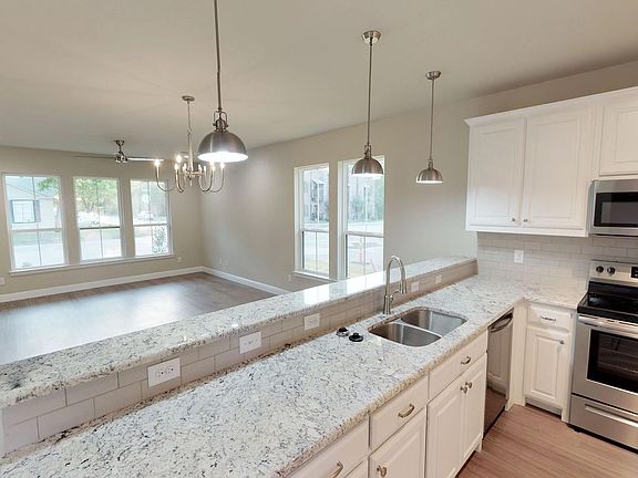 5th image of 1003 Avenue A #101-B