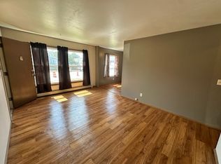 456 W 9th Ave #A, Oshkosh, WI 54902