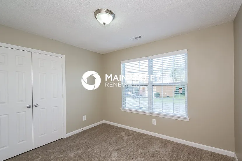 1005 Briarberry Lane — Photo 2