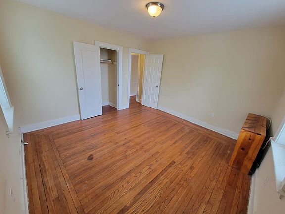 4th image of 34 Hotchkiss St #C5
