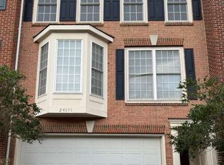 24671 Clock Tower Sq, Aldie, VA 20105