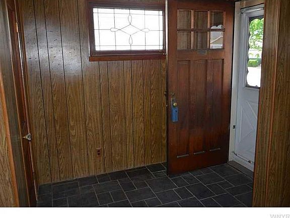 3rd image of 166 Francis Ave