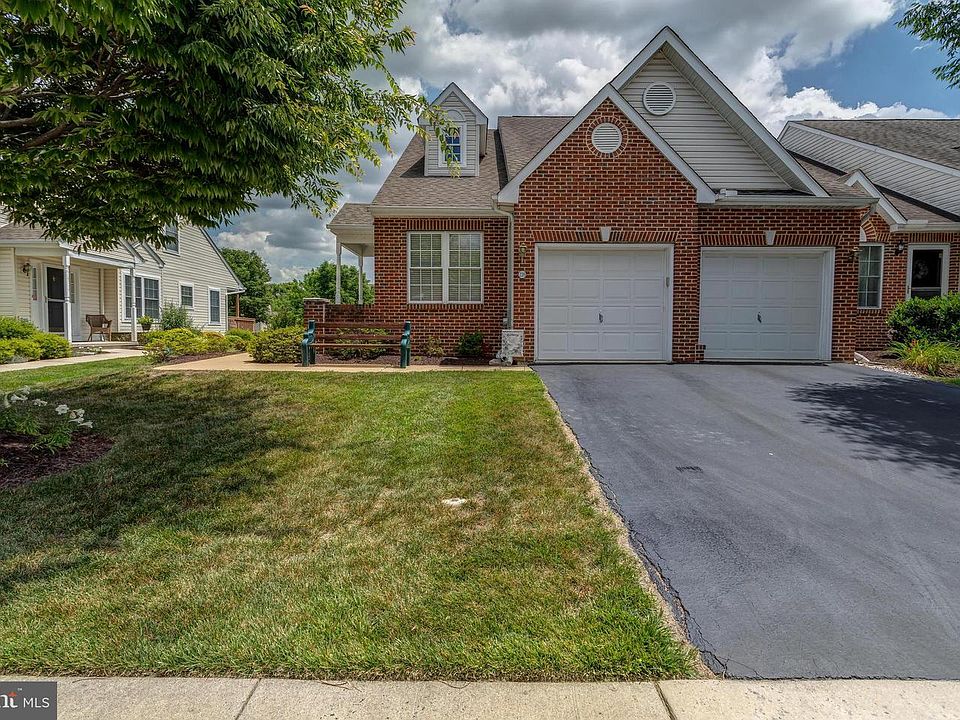 1st image of 239 W Red Lion Dr
