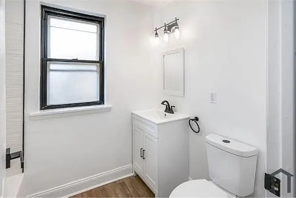 2629 W Oakdale St — Photo 6
