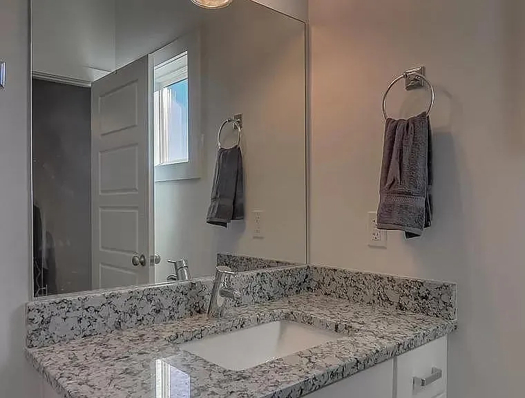 1411B Arthur Ave — Photo 9