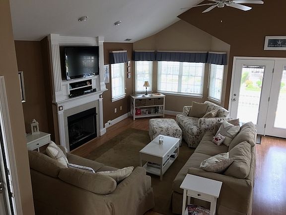 4th image of 5043 West Ave #C-2